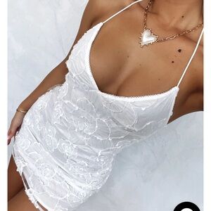 White Fox boutique white lace dress size small. Brand new with tags